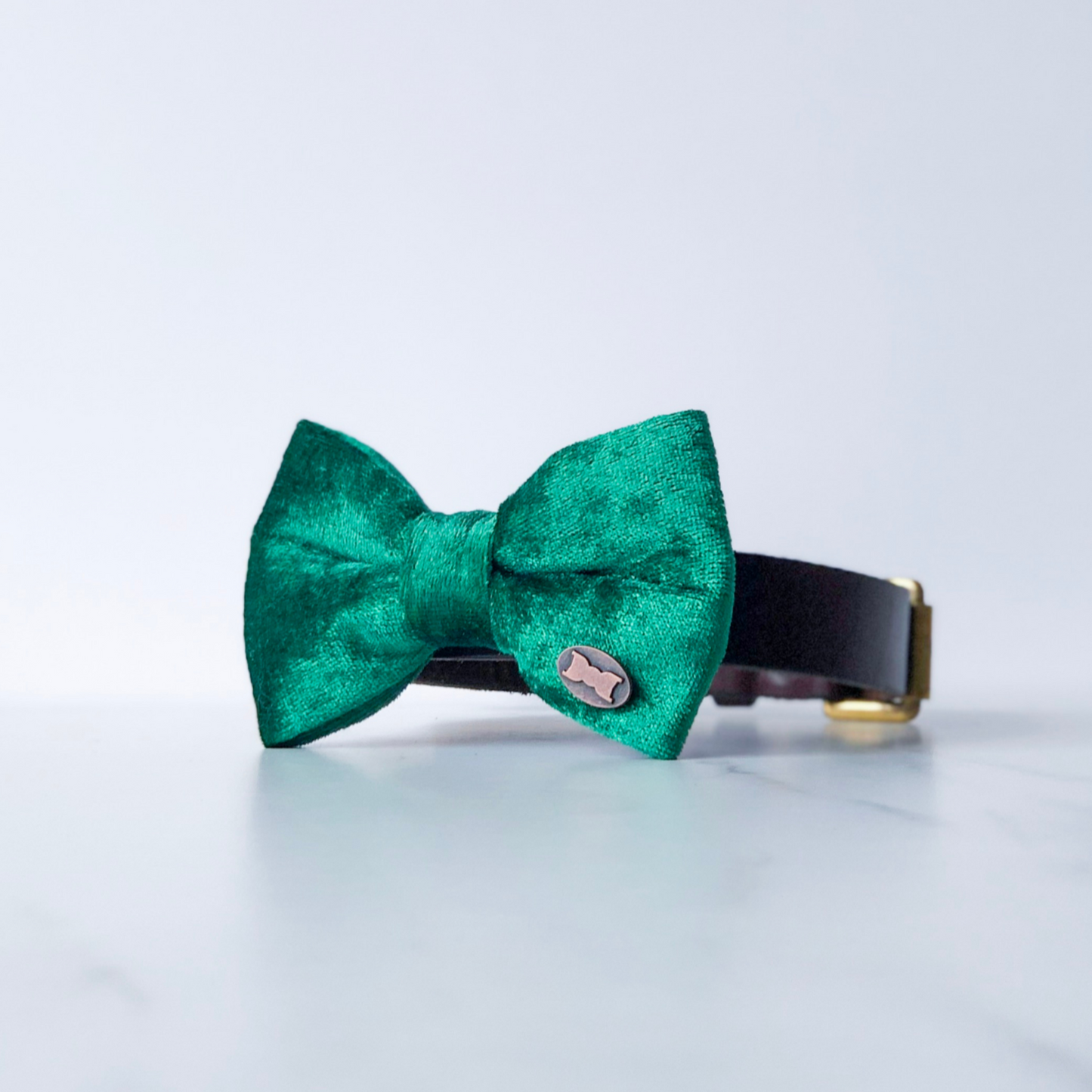 Green velvet bow tie in small